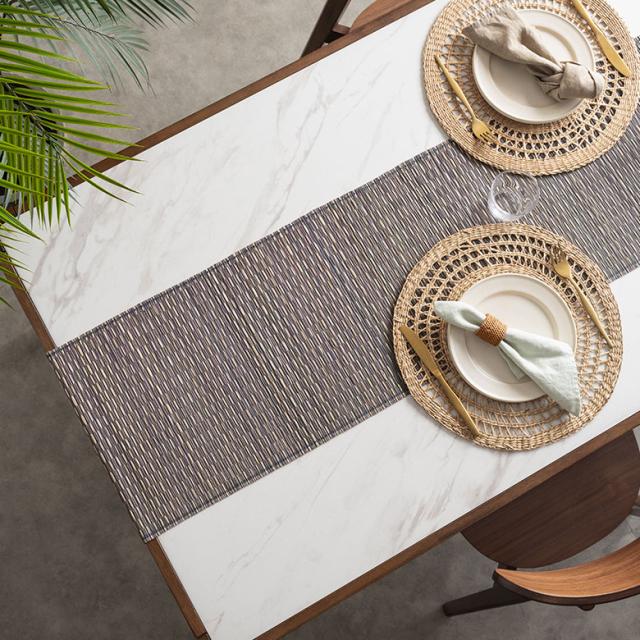 おしゃれなテーブルランナー
