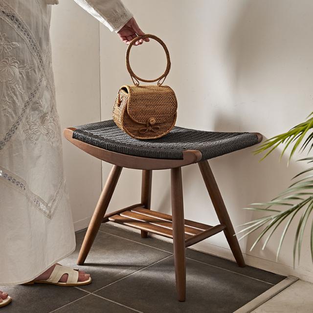 ダイニングや玄関、ベッドサイドなどに