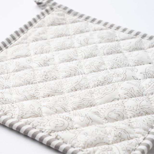 厚手のコットン素材