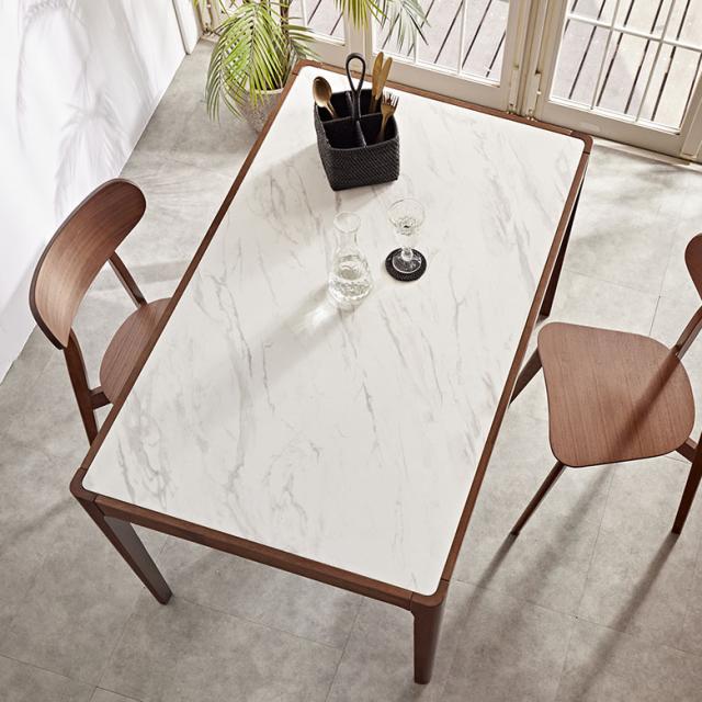 おしゃれなダイニングテーブル