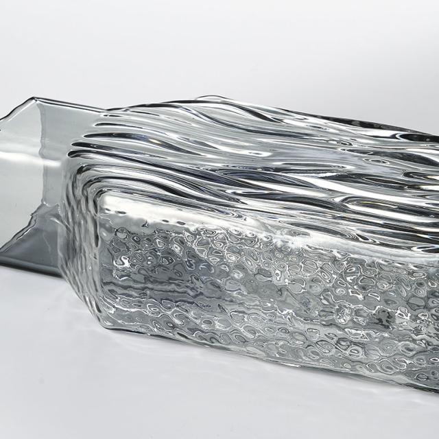 側面もこだわったデザイン