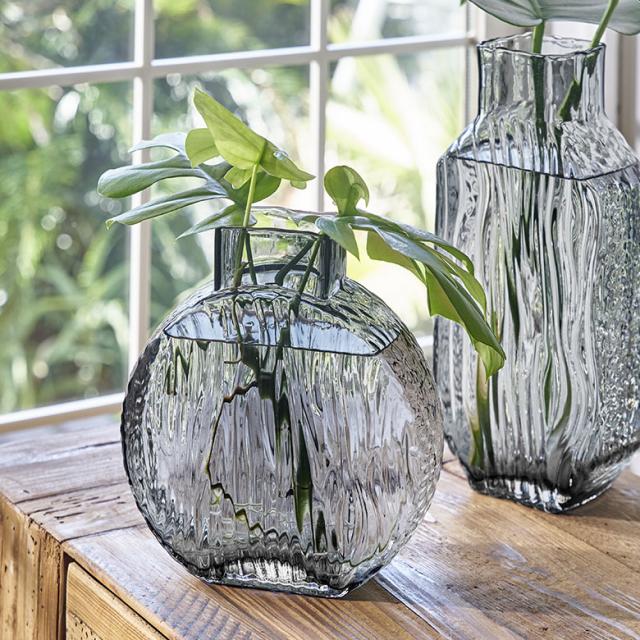 お部屋に溶け込む、涼しげなガラスアート