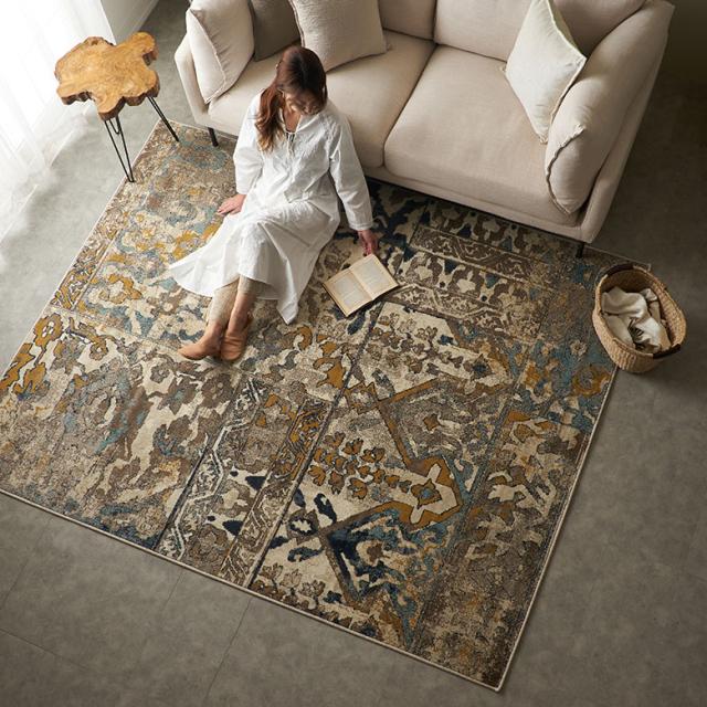 かすれたようなアンティーク調の表現や、繊細な柄と豊かな色の描写