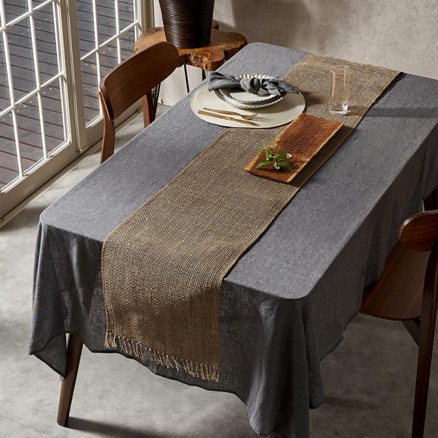 シンプルなデザインであらゆるテイストのテーブルコーディネートにおすすめ