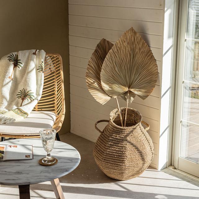 アジアインテリアを演出する収納バスケット