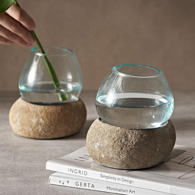 スタイリッシュなデザインのオブジェ