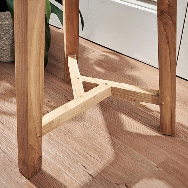 3本脚で個性的なデザイン