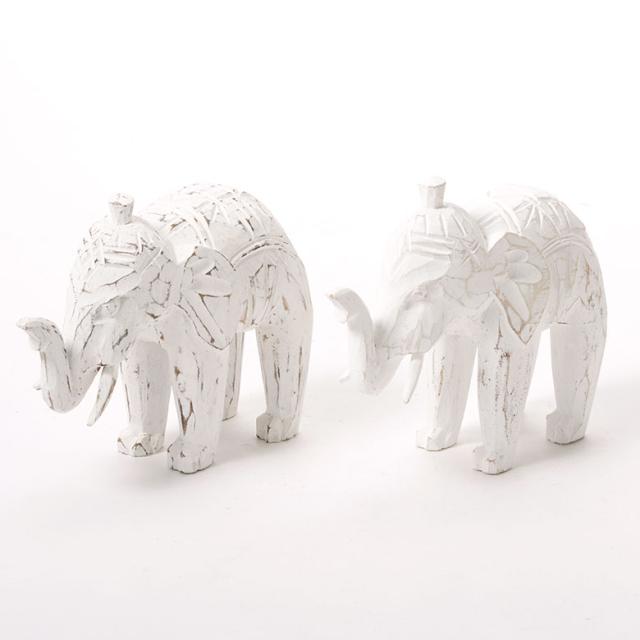 木彫りのオブジェ