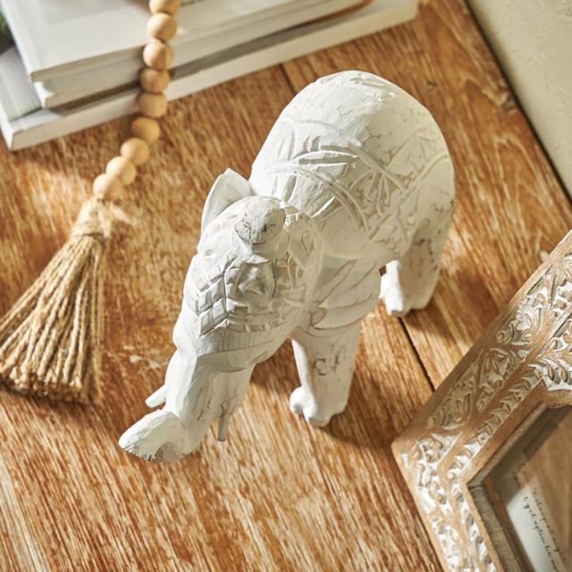 幸福のシンボルの象の置物