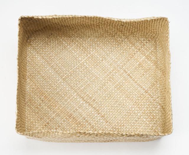 手編み籠