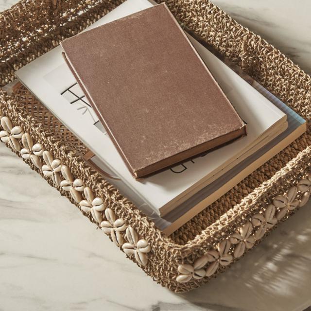 A4サイズが余裕で入る大きさです