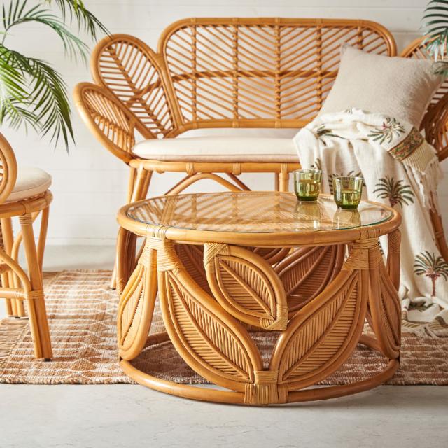 ラタン製の葉っぱ柄コンパクトテーブル