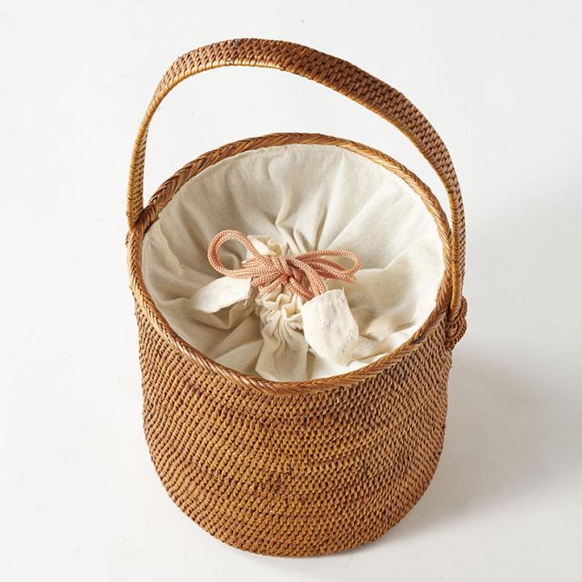 軽いかごバッグ