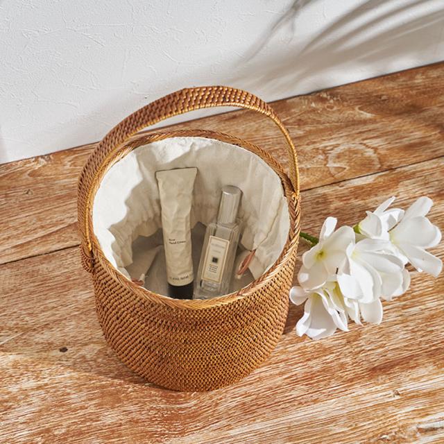 実用性のある手編みのバッグ