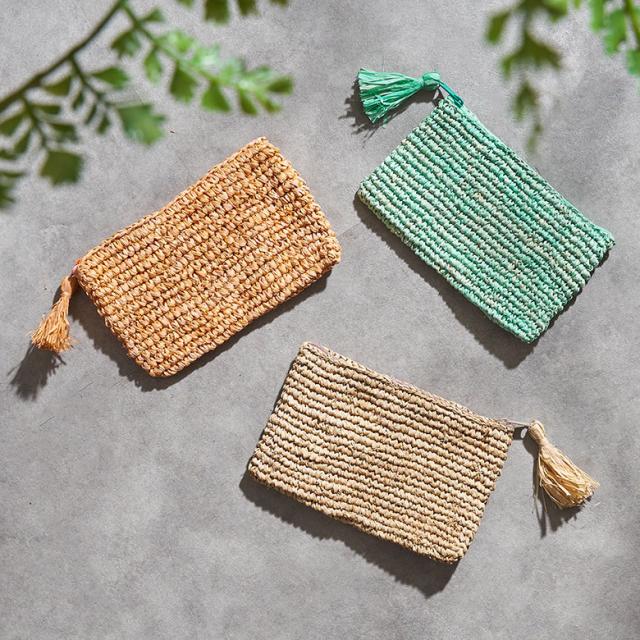 リゾートにぴったりなコンパクトポーチ