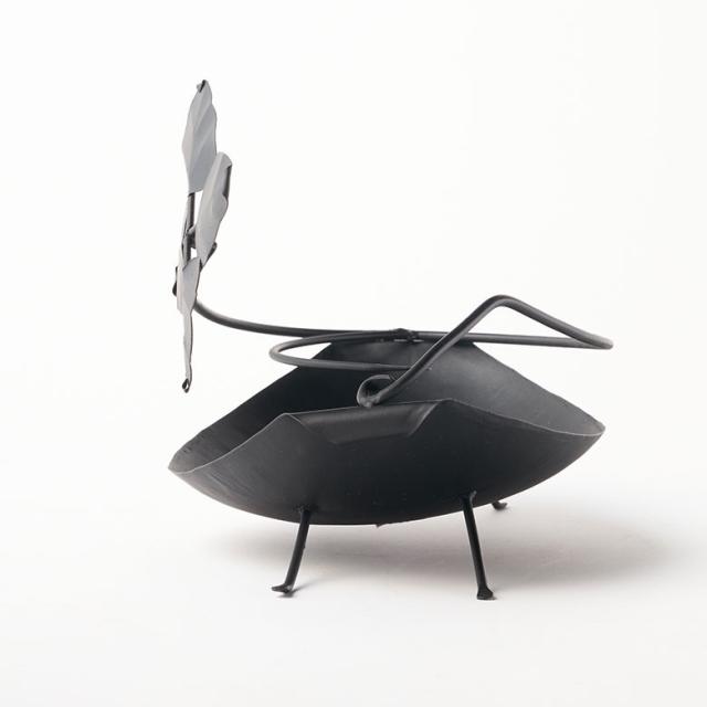 玄関の鍵置きや小物入れとしても使える蚊やり