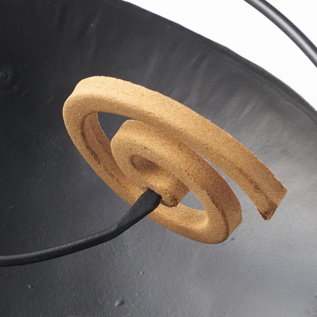 設置も簡単な蚊取線香ケース