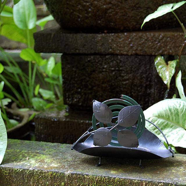 鉄製の蚊取り線香立て