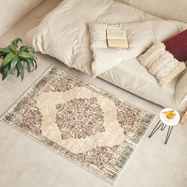 コンパクトなサイズなので、一人暮らしのワンルームやベッドサイドにおすすめ