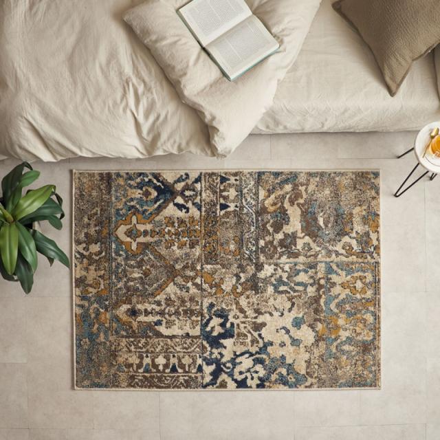 アンティークな雰囲気を醸し出しています