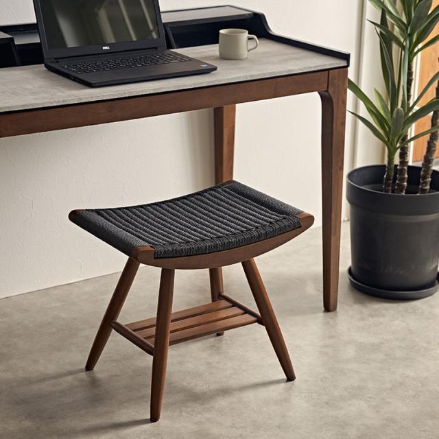 ペーパーコードのスツール