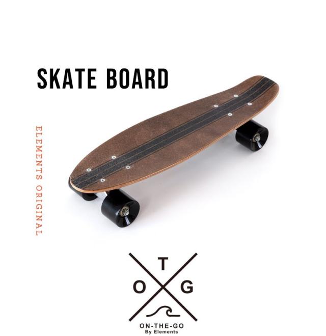 後方だけが反り上がった、オールドスクールな形も魅力