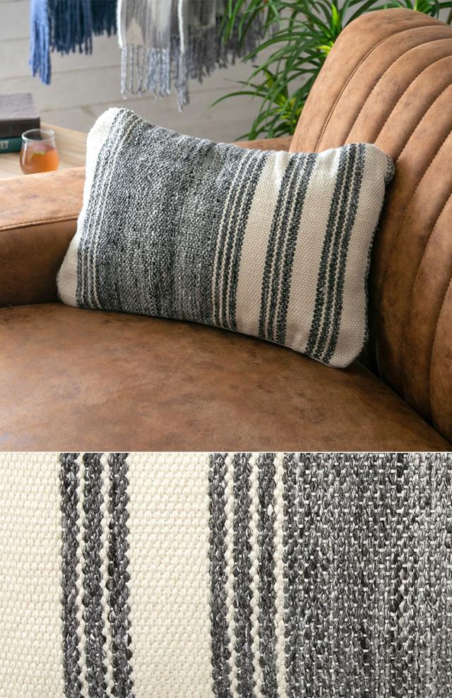 落ち着いたトーンでお部屋に馴染む。キリムクッションカバー。