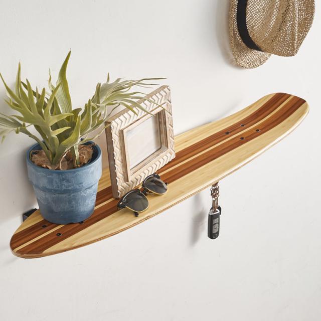 硬くて衝撃に強く、滑らかな触り心地