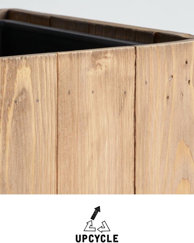 サスティナブル。サステナブル。アップサイクルのパイン材を使ったプランターカバー