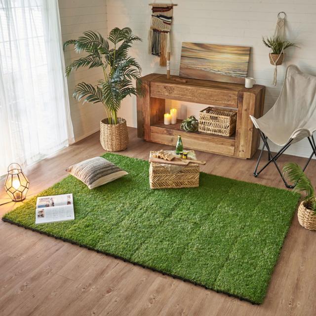 アウトドアリビングや、おうちキャンプにも使える人工芝タイル