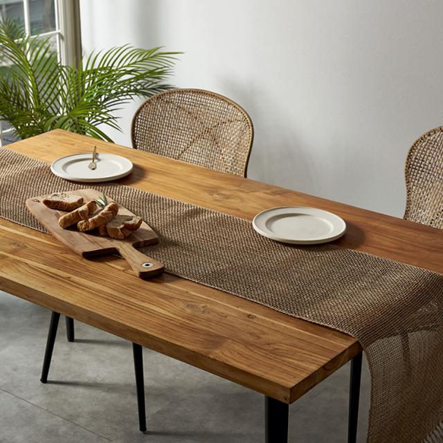 シンプルなデザインであらゆるテイストのテーブルコーディネートにおすすめ