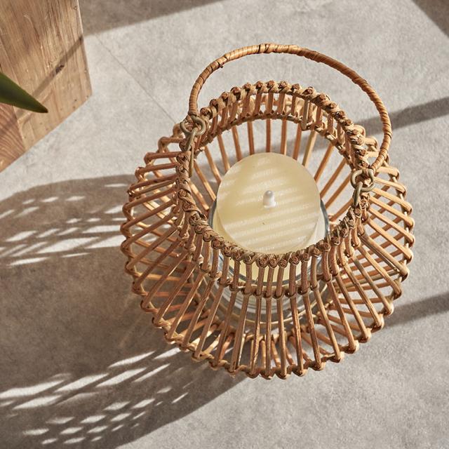 ひとつひとつ職人の手で丁寧に作られています