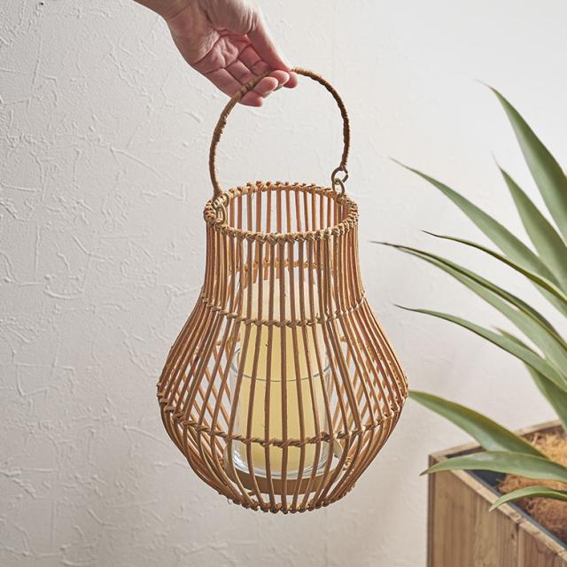 ハンドル付きで持ち運びも楽々