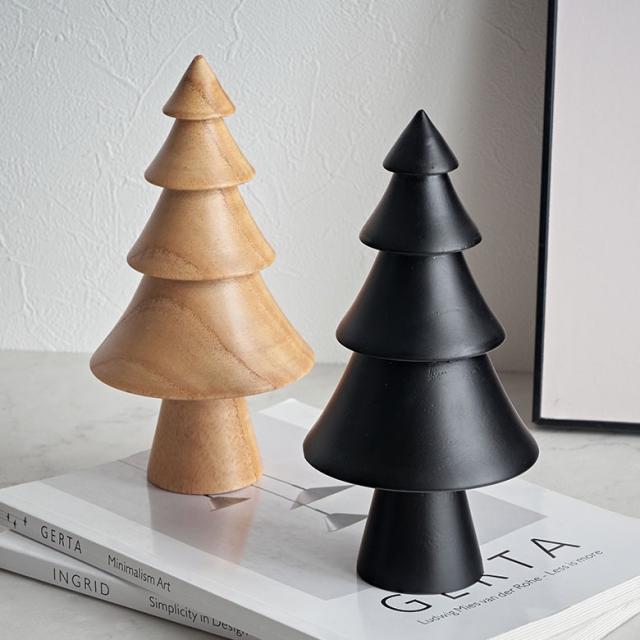 もみの木の形が可愛らしい木製のツリー型オブジェ