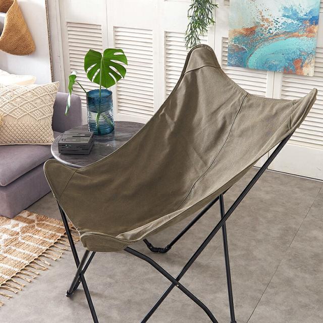 包み込むようなシートの形が心地よい