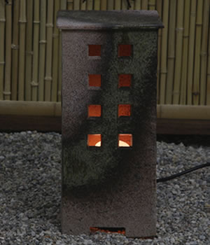 庭園灯　照明　ガーデンライト　屋外用照明　しがらきやき　陶器照明