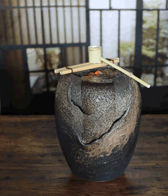 水琴窟 すいきんくつ つくばい 湧き水