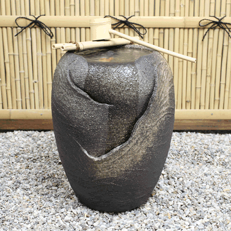 水琴窟 すいきんくつ つくばい 湧き水