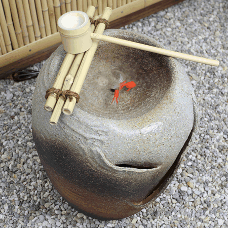 水琴窟　すいきんくつ　つくばい　湧き水