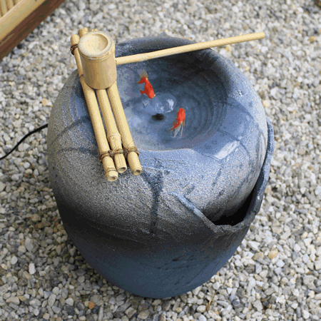 水琴窟 すいきんくつ つくばい 湧き水