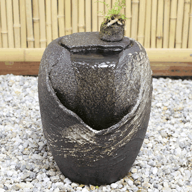 水琴窟 すいきんくつ つくばい 湧き水