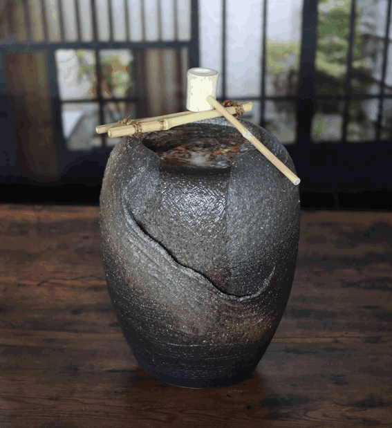 水琴窟 すいきんくつ つくばい 湧き水