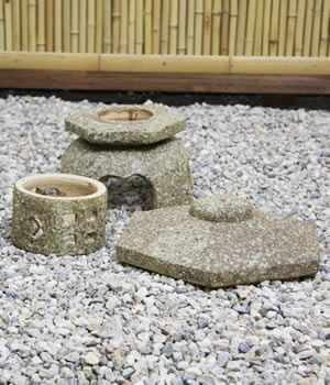 とうろう　陶器灯籠　燈篭　庭用灯篭　しがらきやき