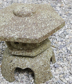 とうろう　陶器灯籠　燈篭　庭用灯篭　しがらきやき