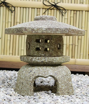 とうろう　陶器灯籠　燈篭　庭用灯篭　しがらきやき