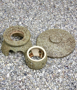 とうろう　陶器灯籠　燈篭　庭用灯篭　しがらきやき