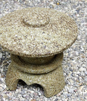 とうろう　陶器灯籠　燈篭　庭用灯篭　しがらきやき