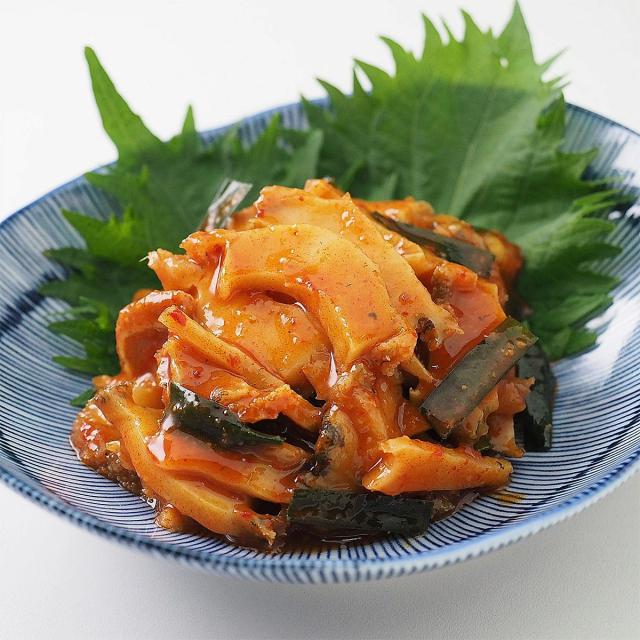 あわびキムチは湯通しで引き立つ、あわびの旨みと食感が特長です