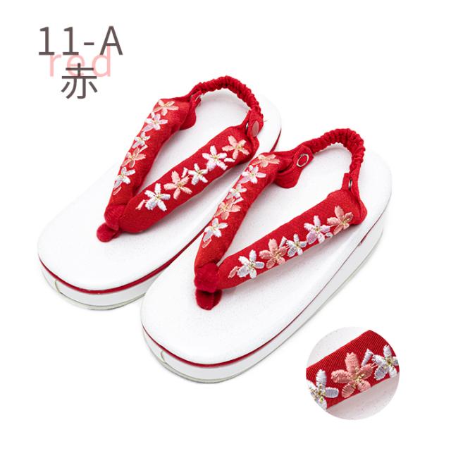 女の子刺繍草履