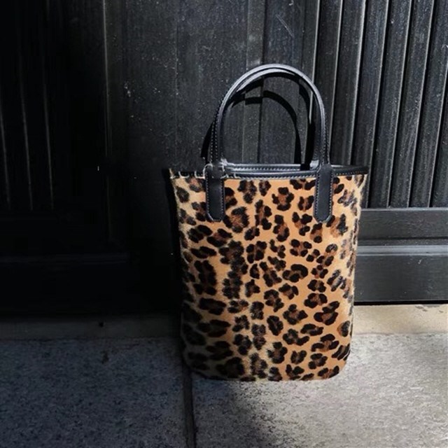 人気 ヒョウ柄 バッグ トートバッグ レオパード トートバッグ かわいい ジッパー付き 小さめ ソフト おしゃれ カジュアル お出かけ ストの通販はau Wowma ワウマ Me Too 商品ロットナンバー